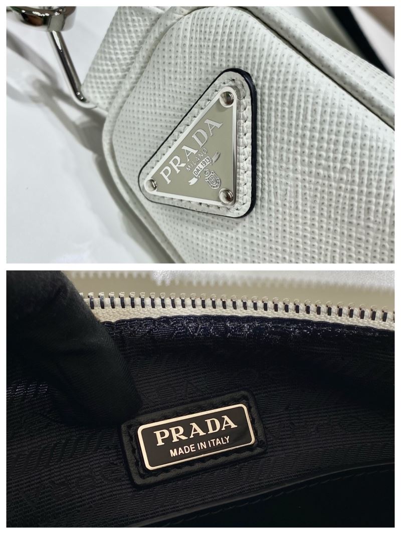 Pra*a triangle pouch